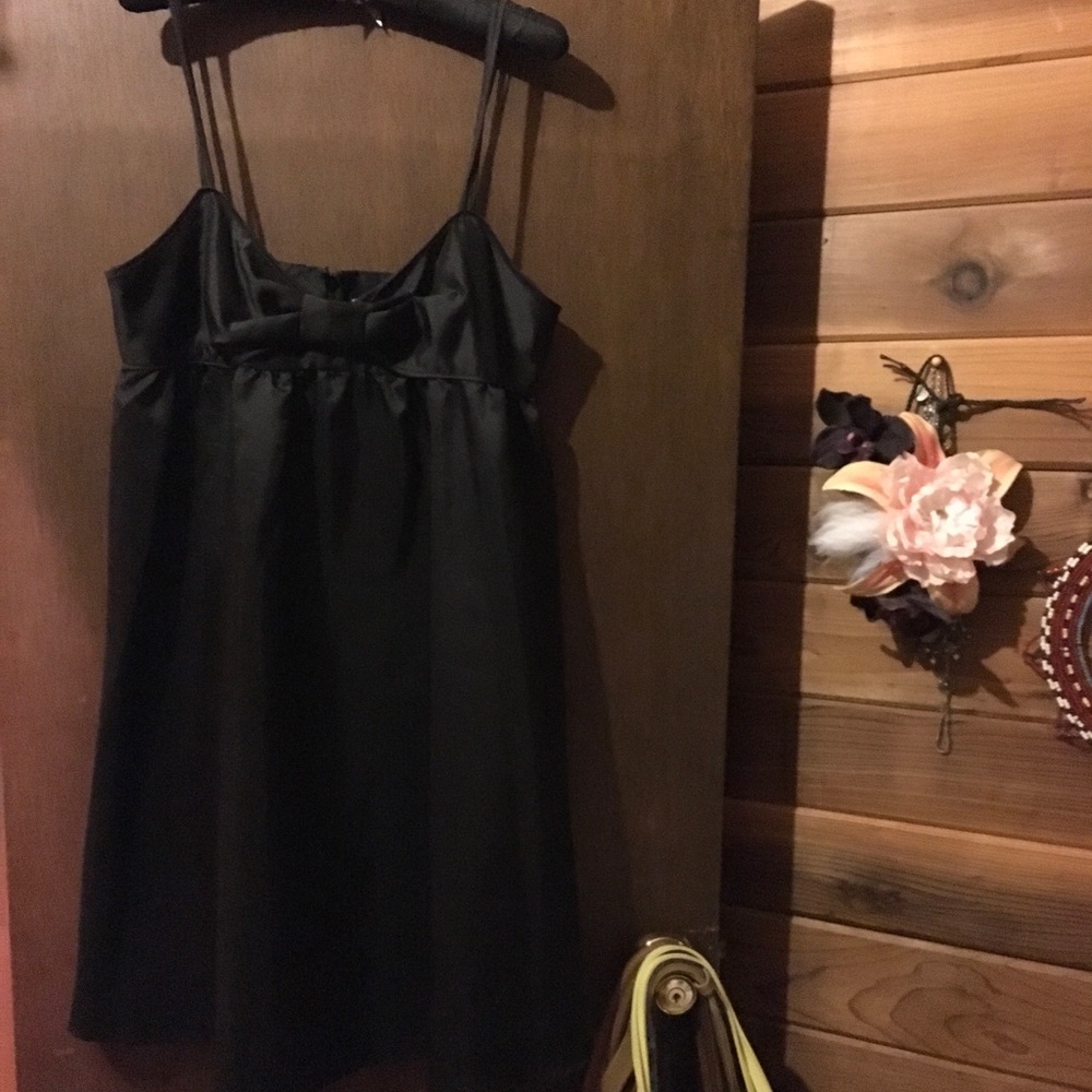 Volcom dress with hanger L Never been worn